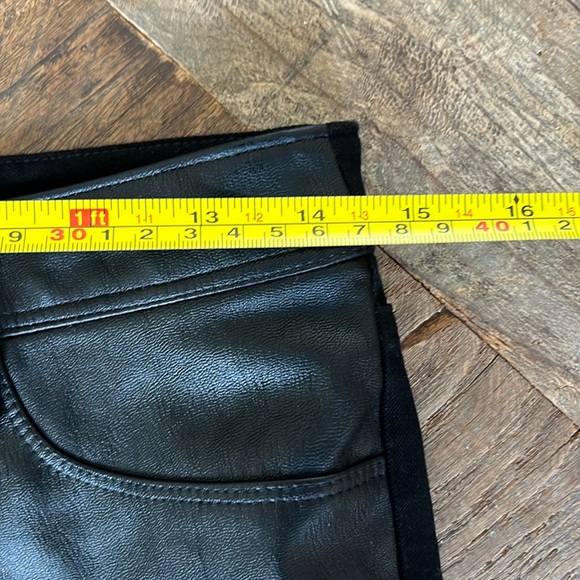 BANANA REPUBLIC faux leather front pant - Picture 6 of 6